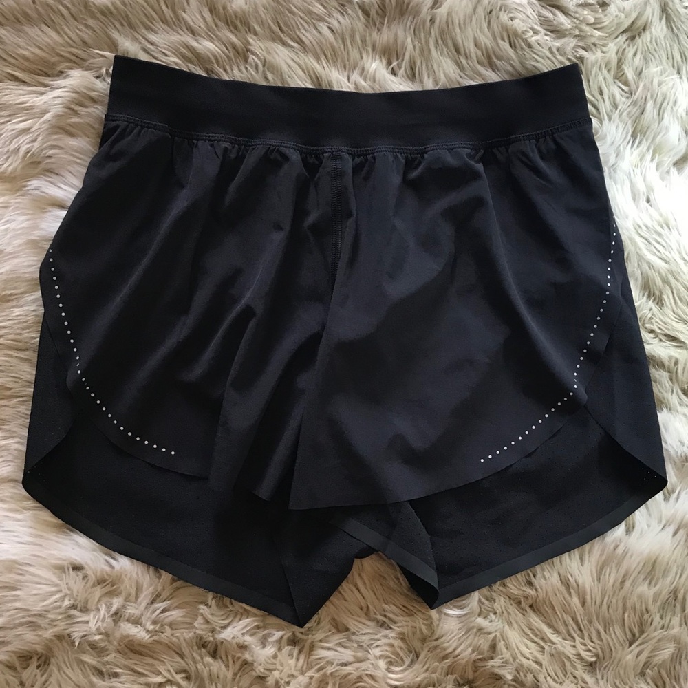 Lululemon Find Your Pace black reflective shorts 4 - Picture 2 of 9